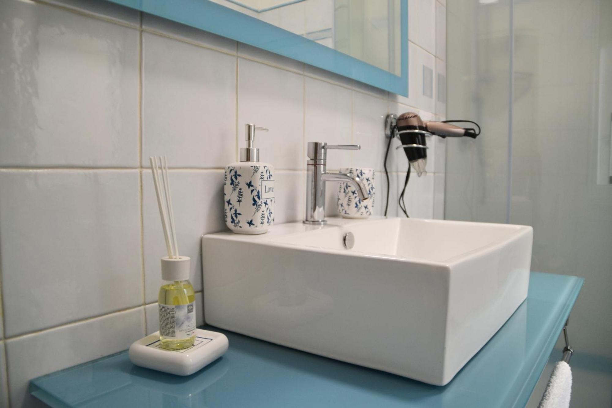 Caposele38 Apartment Трани Екстериор снимка