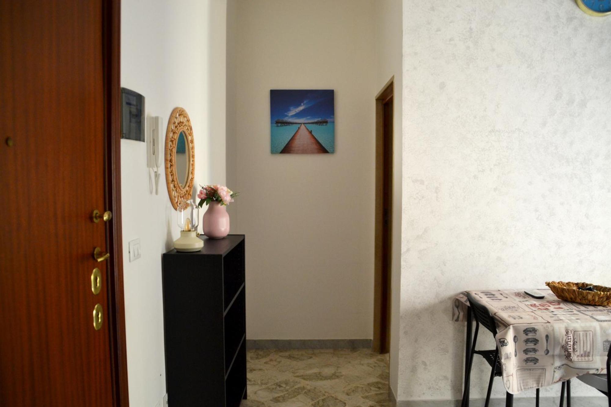 Caposele38 Apartment Трани Екстериор снимка